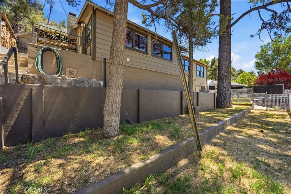 7100 Lakewood Drive Frazier Park, CA 93225
