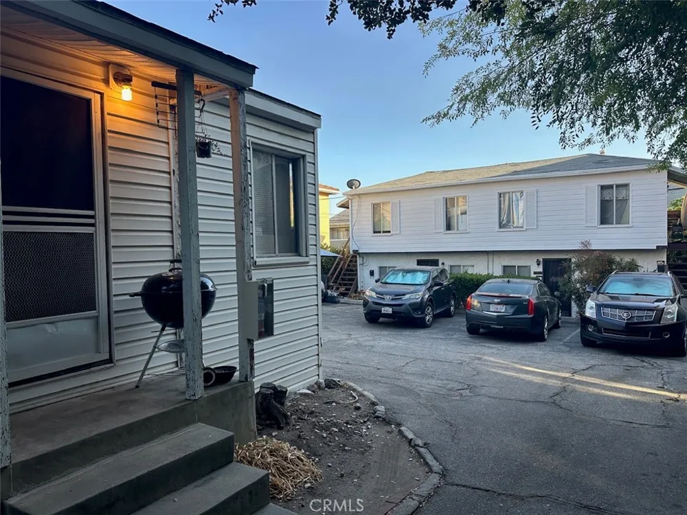 2520 Montrose Avenue Montrose, CA 91020