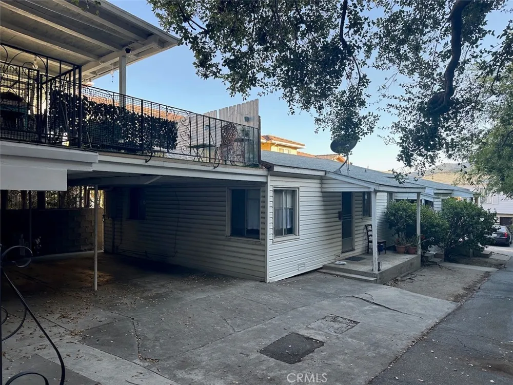 2520 Montrose Avenue Montrose, CA 91020