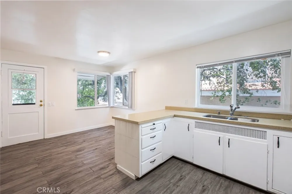 2520 Montrose Avenue Montrose, CA 91020
