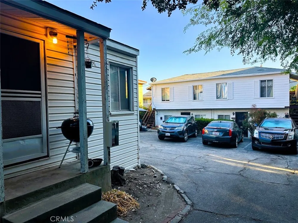 2520 Montrose Avenue Montrose, CA 91020