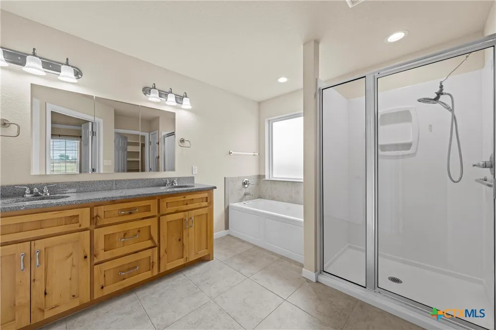 637 Hoffmeyer Lane Robinson, TX 76706