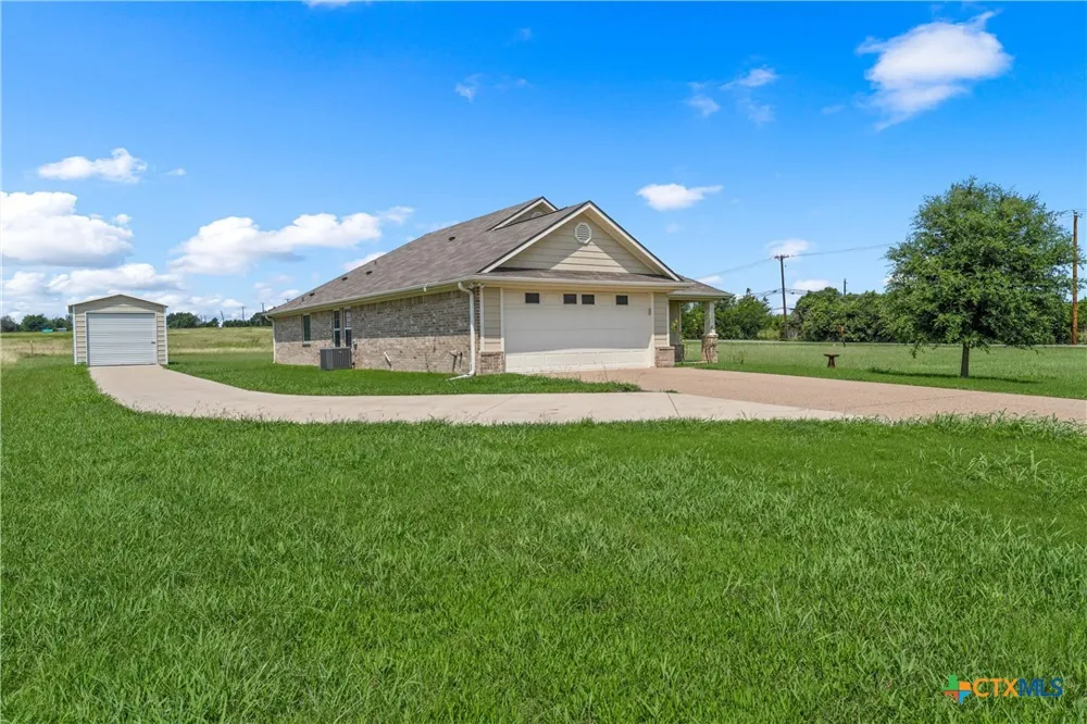 637 Hoffmeyer Lane Robinson, TX 76706