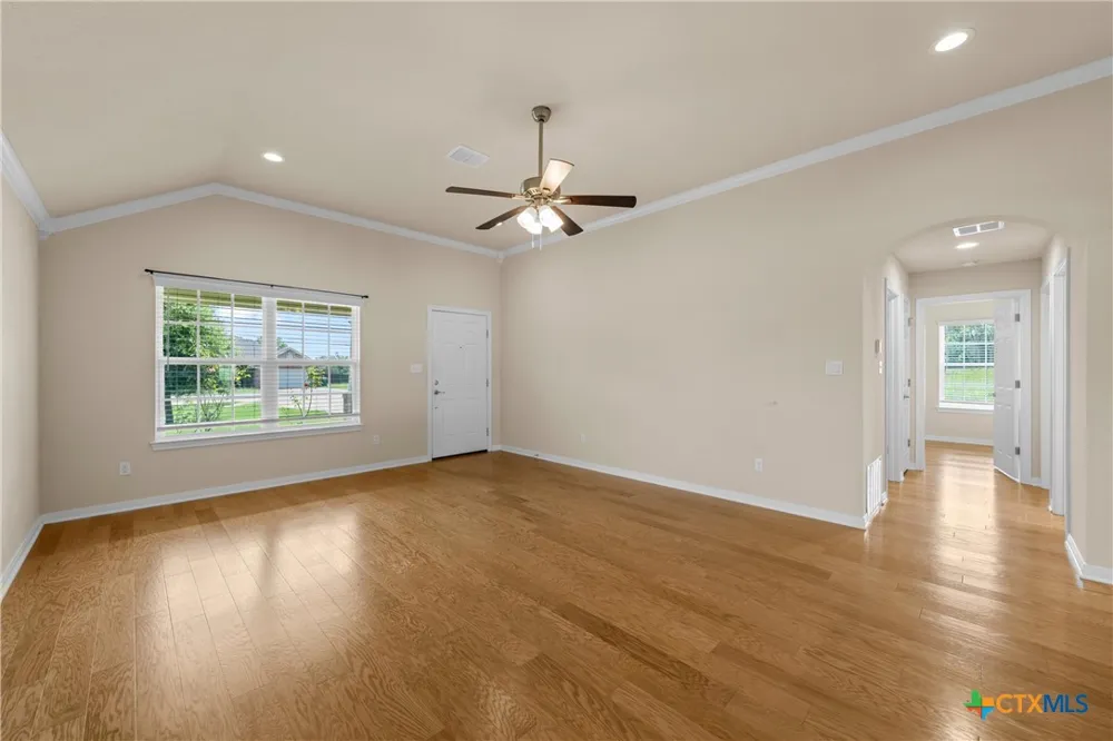 637 Hoffmeyer Lane Robinson, TX 76706