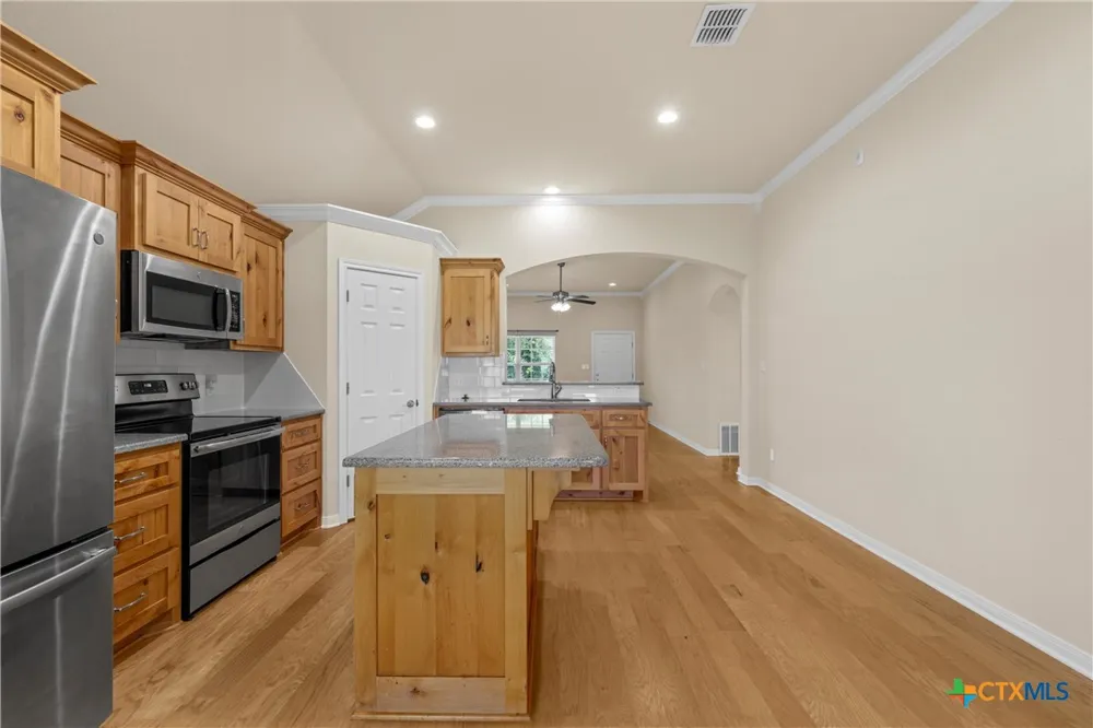 637 Hoffmeyer Lane Robinson, TX 76706