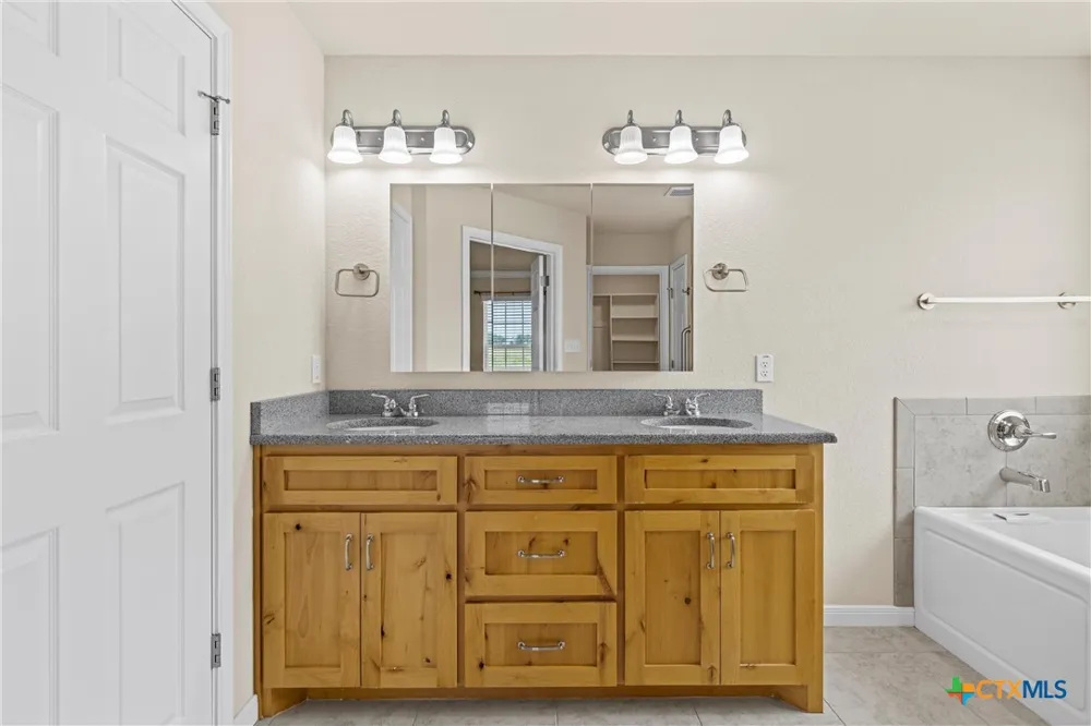 637 Hoffmeyer Lane Robinson, TX 76706