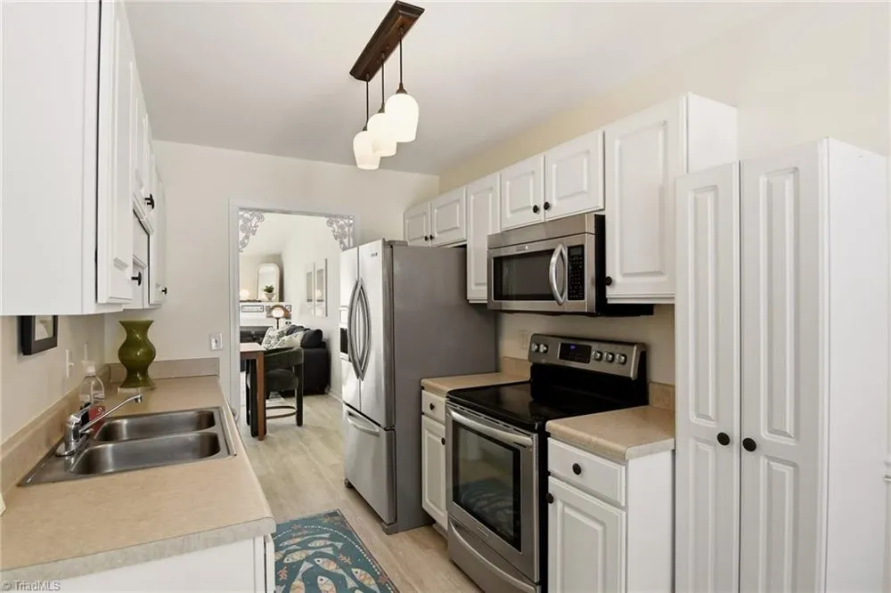 2140 Weststone Road #140 Clemmons, NC 27012