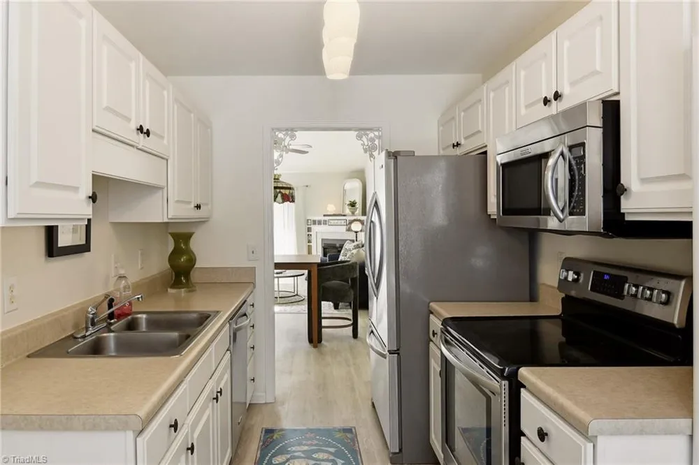 2140 Weststone Road #140 Clemmons, NC 27012