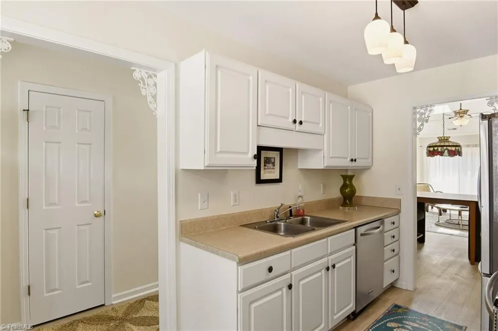 2140 Weststone Road #140 Clemmons, NC 27012