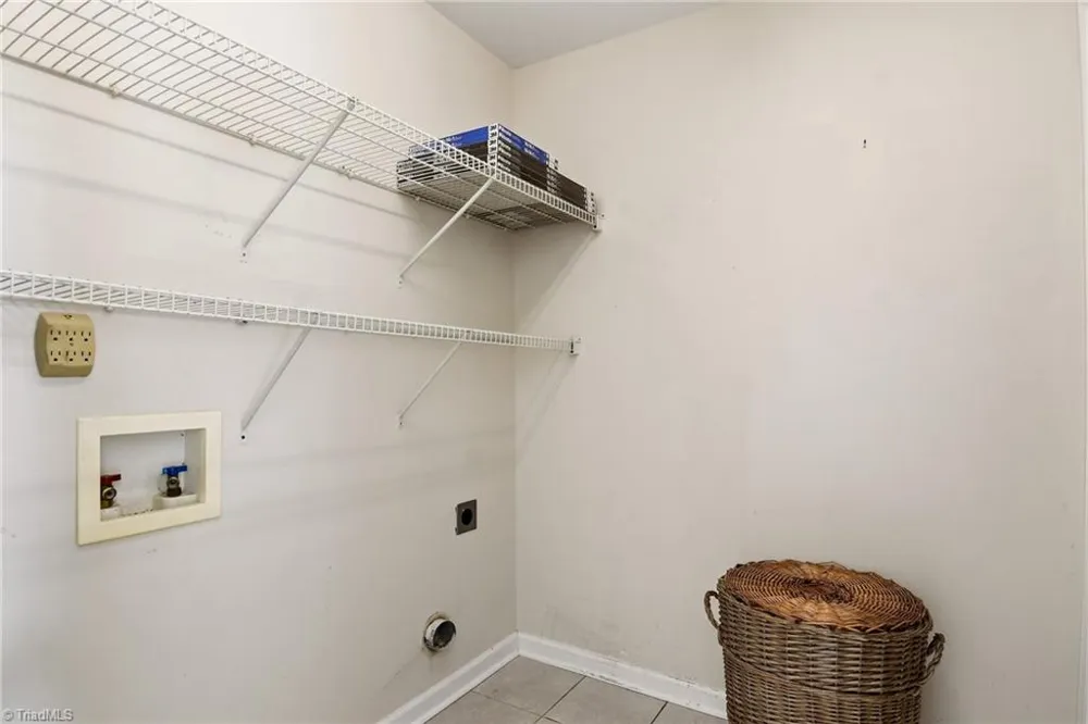 2140 Weststone Road #140 Clemmons, NC 27012