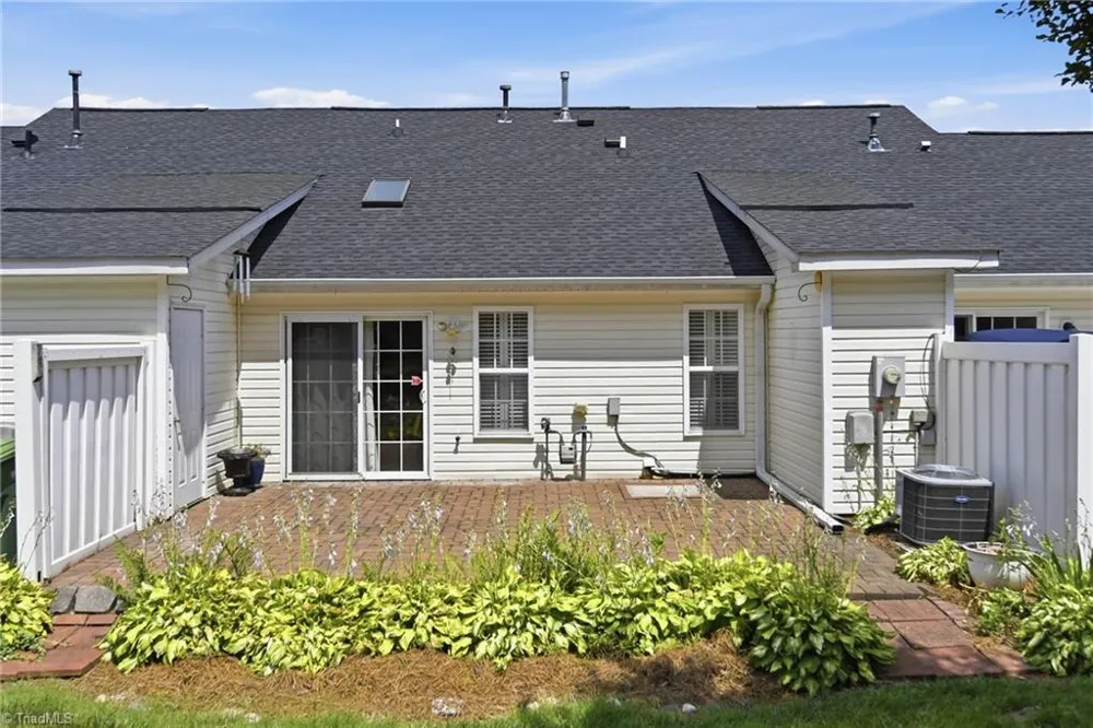 2140 Weststone Road #140 Clemmons, NC 27012
