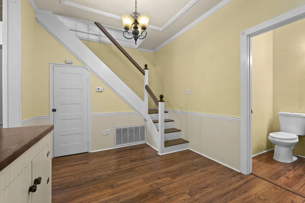 501 W Creek Street Fredericksburg, TX 78624