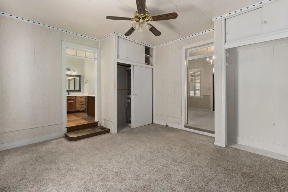 501 W Creek Street Fredericksburg, TX 78624