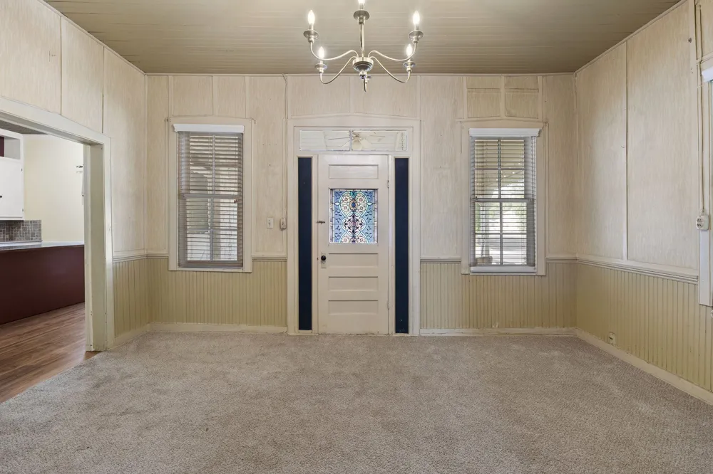501 W Creek Street Fredericksburg, TX 78624