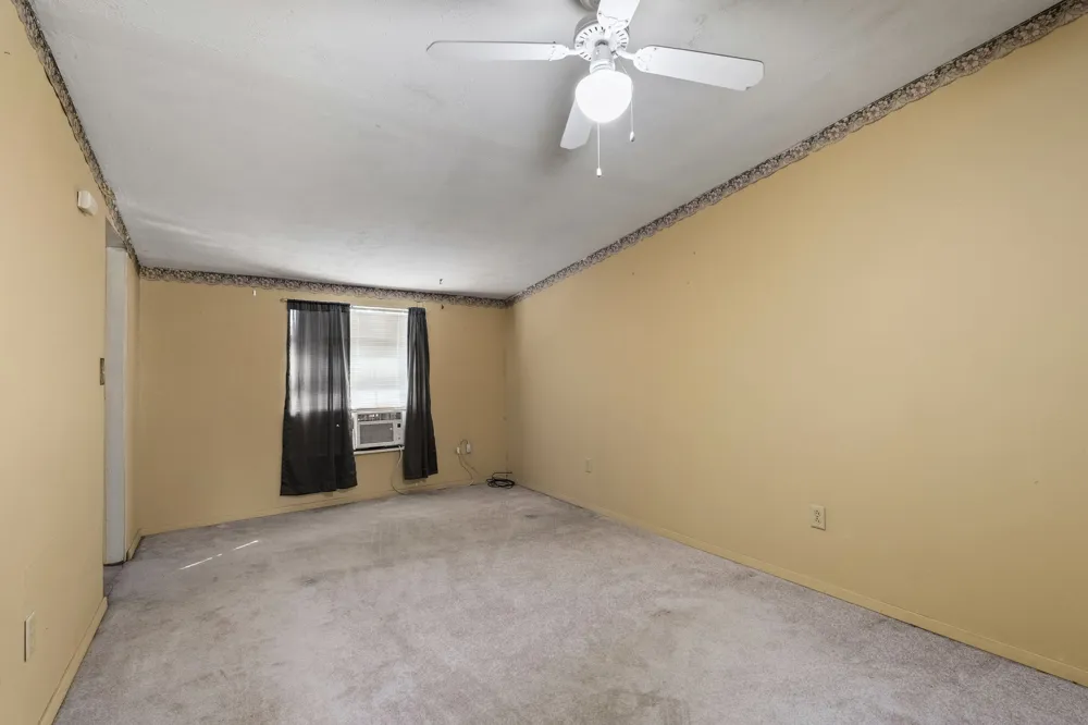 501 W Creek Street Fredericksburg, TX 78624