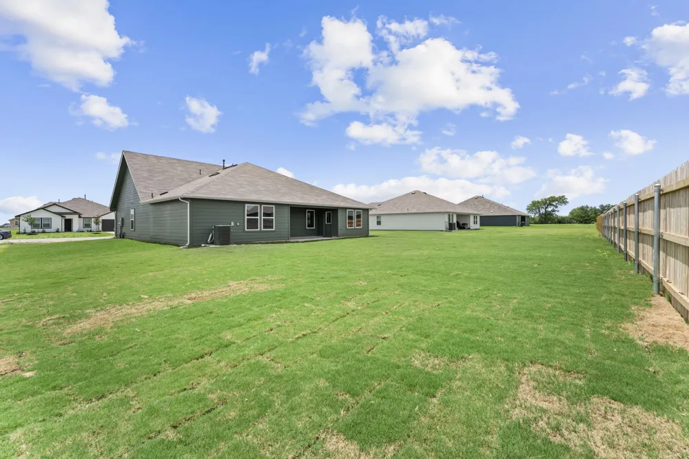 450 KOLBO CROSSING Cove Lockhart, TX 78644