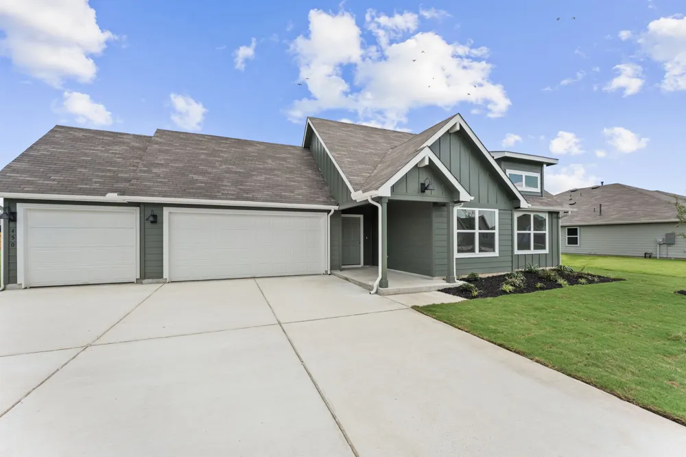 450 KOLBO CROSSING Cove Lockhart, TX 78644