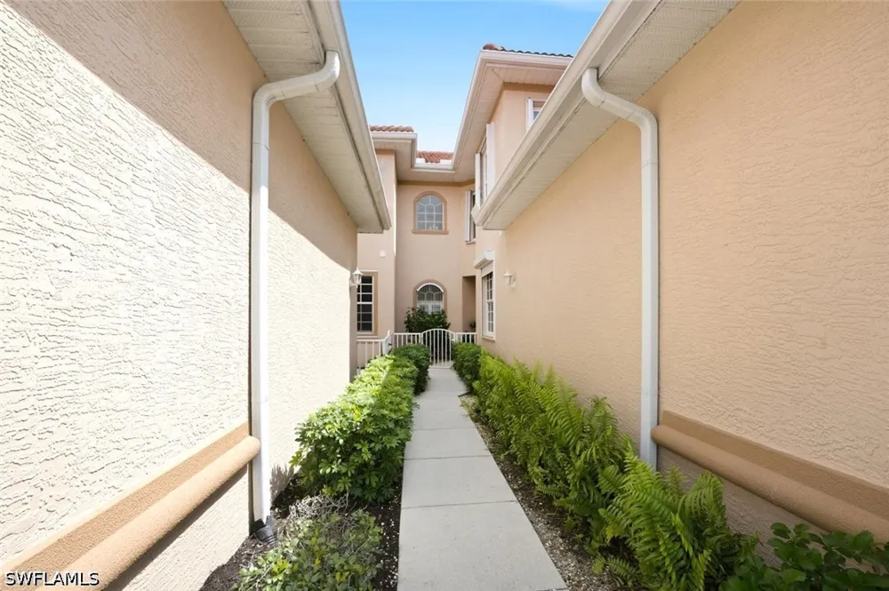 W Hyde Park Court #103 Fort Myers, FL 33912