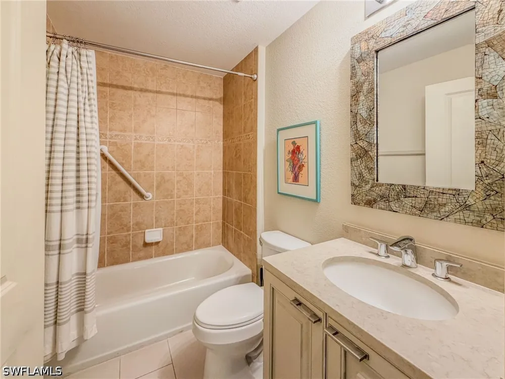AVION WOODS COURT #104 Naples, FL 34104