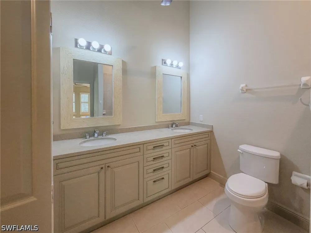 AVION WOODS COURT #104 Naples, FL 34104