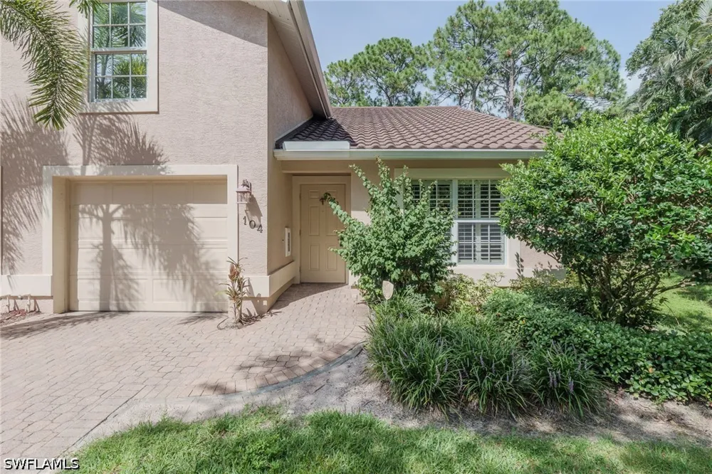AVION WOODS COURT #104 Naples, FL 34104