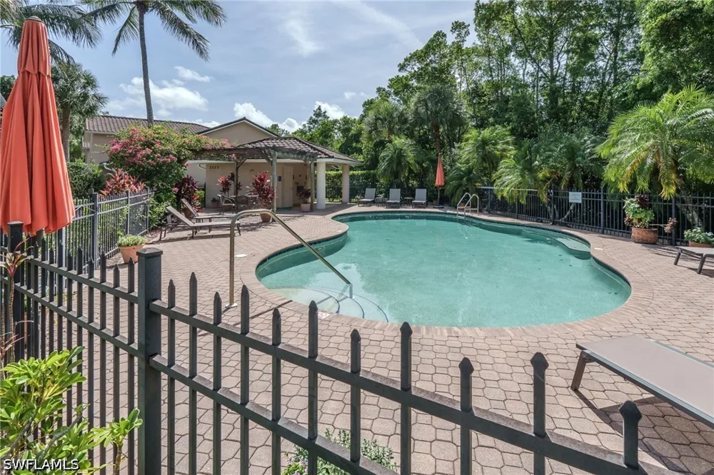 AVION WOODS COURT #104 Naples, FL 34104