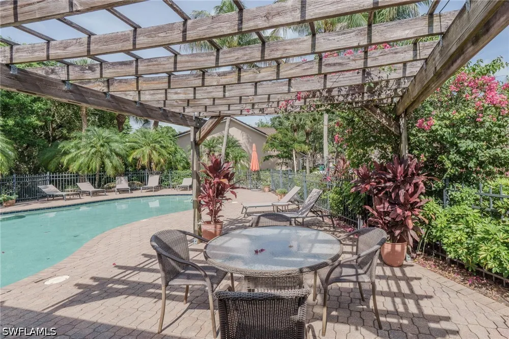 AVION WOODS COURT #104 Naples, FL 34104