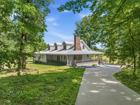 55 Bell Ln