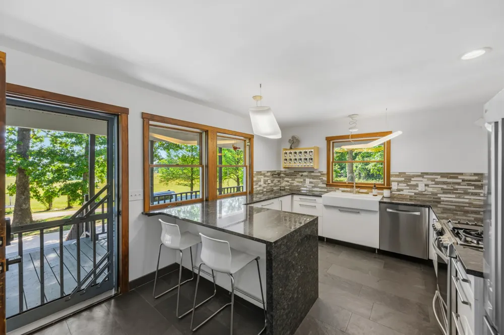 55 Bell Ln Paris, TN 38242