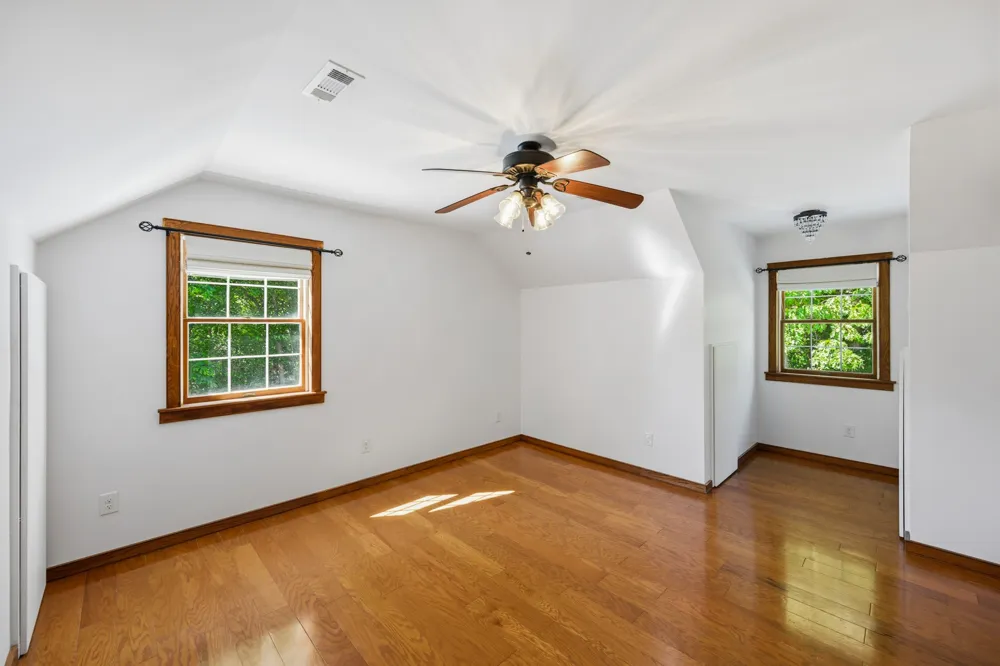 55 Bell Ln Paris, TN 38242