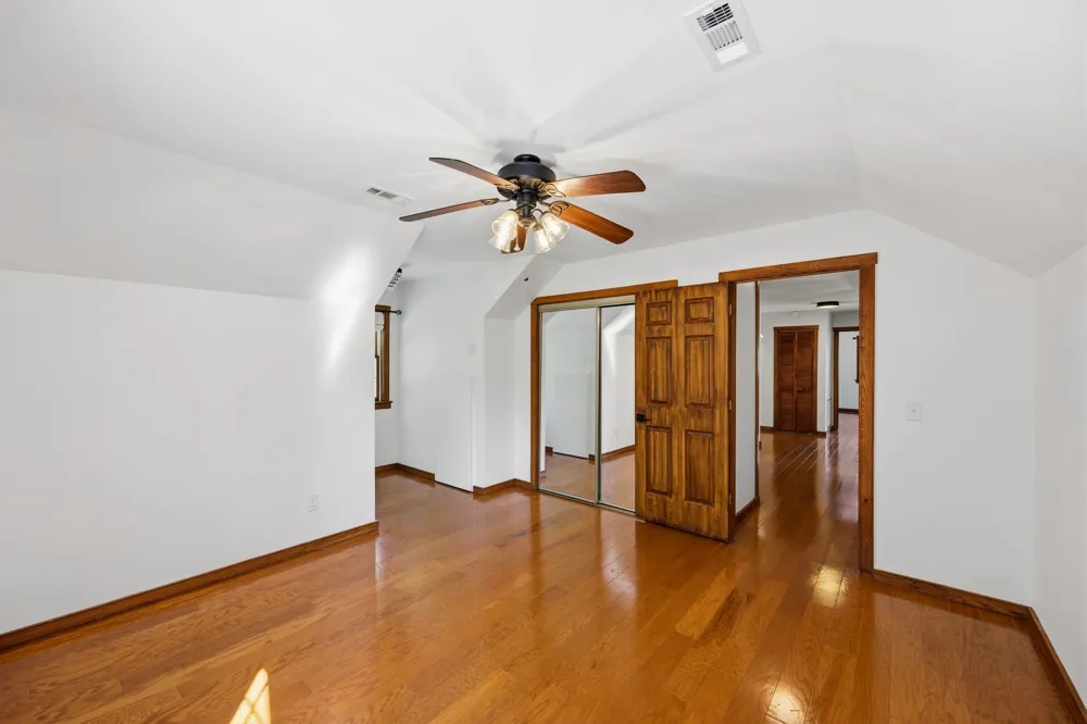 55 Bell Ln Paris, TN 38242