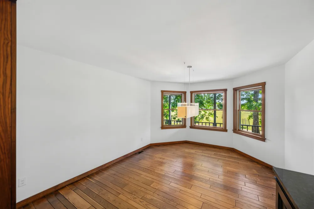 55 Bell Ln Paris, TN 38242