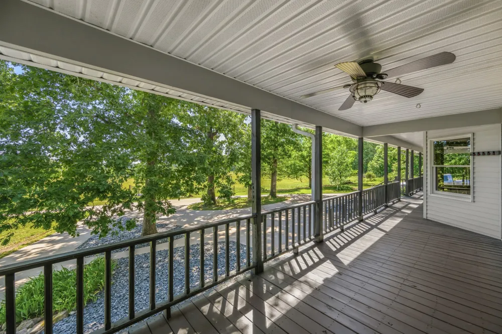 55 Bell Ln Paris, TN 38242
