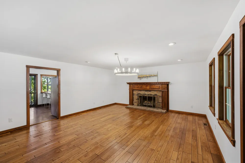 55 Bell Ln Paris, TN 38242