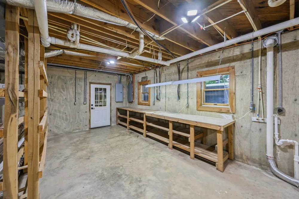 55 Bell Ln Paris, TN 38242