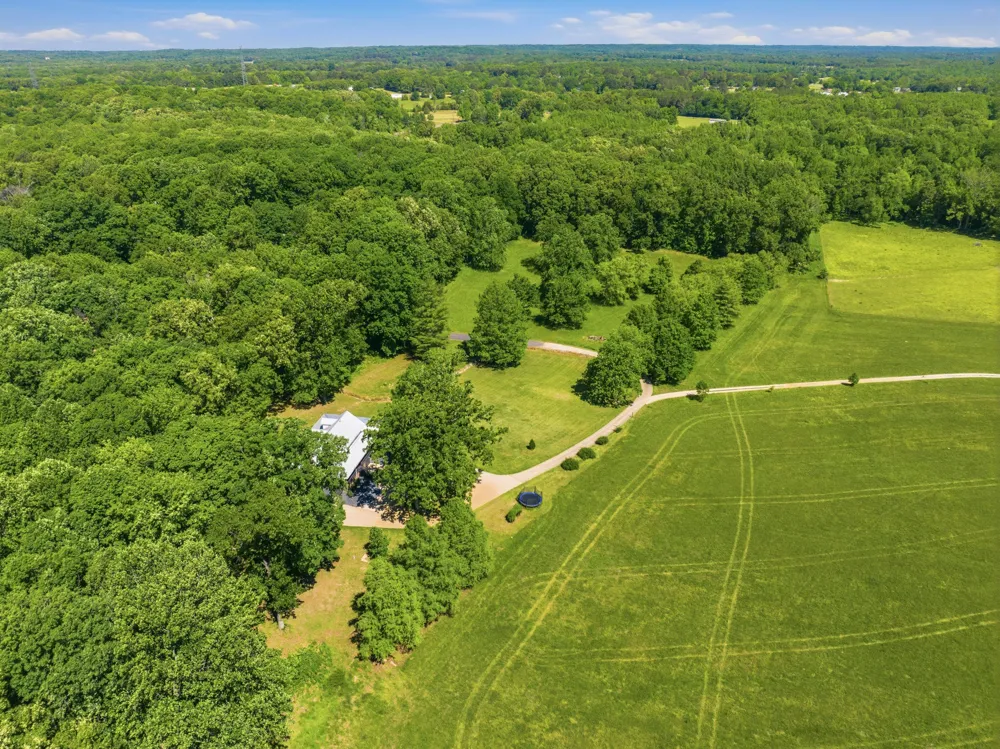 55 Bell Ln Paris, TN 38242