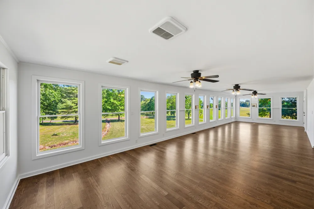55 Bell Ln Paris, TN 38242