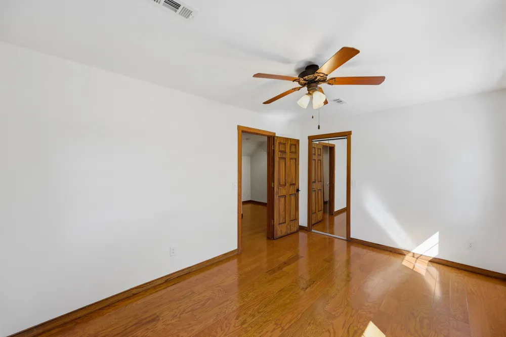 55 Bell Ln Paris, TN 38242