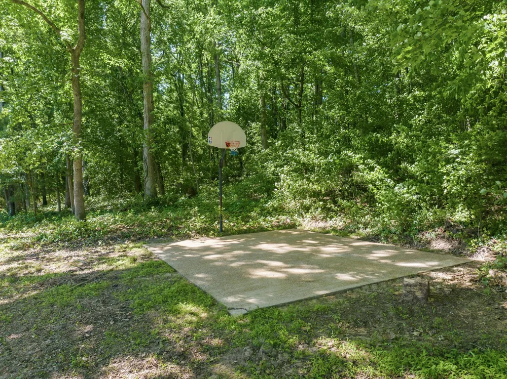 55 Bell Ln Paris, TN 38242