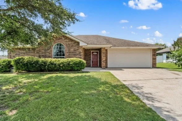 104 W Jade Drive Hewitt, TX 76643