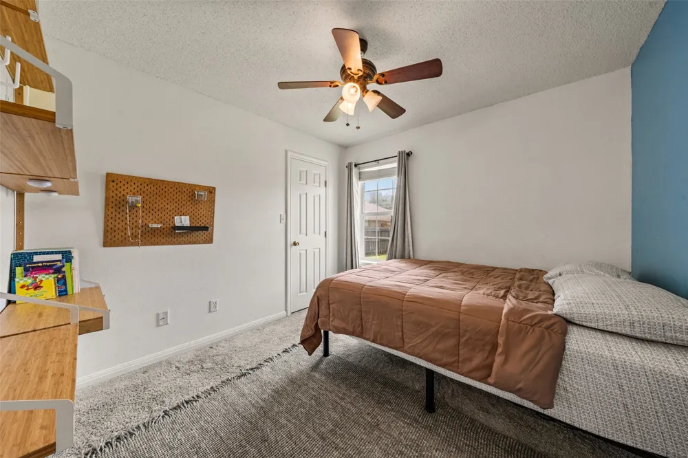 104 W Jade Drive Hewitt, TX 76643