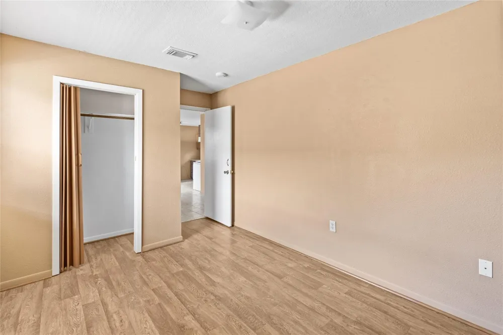 2200 Peach Avenue #4 Bay City, TX 77414