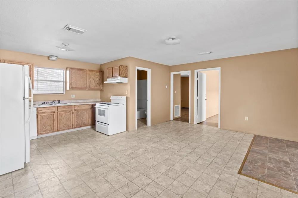 2200 Peach Avenue #4 Bay City, TX 77414