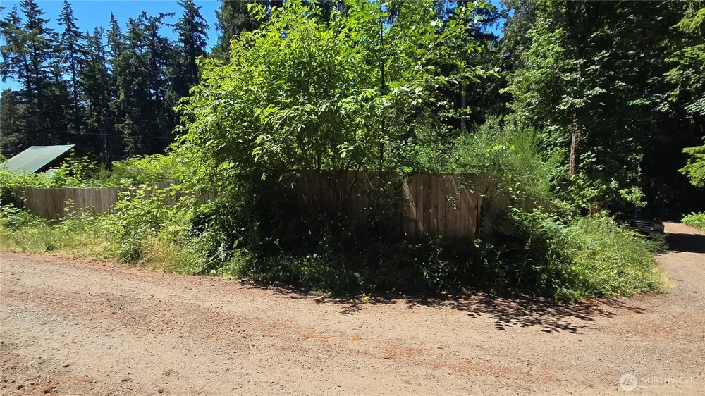 9287 NE Spruce Avenue Indianola, WA 98342