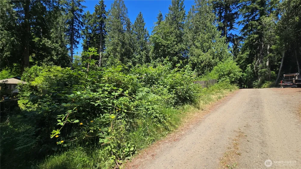 9287 NE Spruce Avenue Indianola, WA 98342
