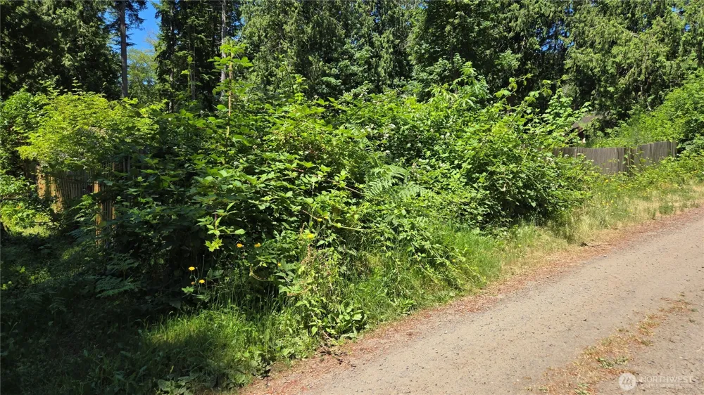 9287 NE Spruce Avenue Indianola, WA 98342