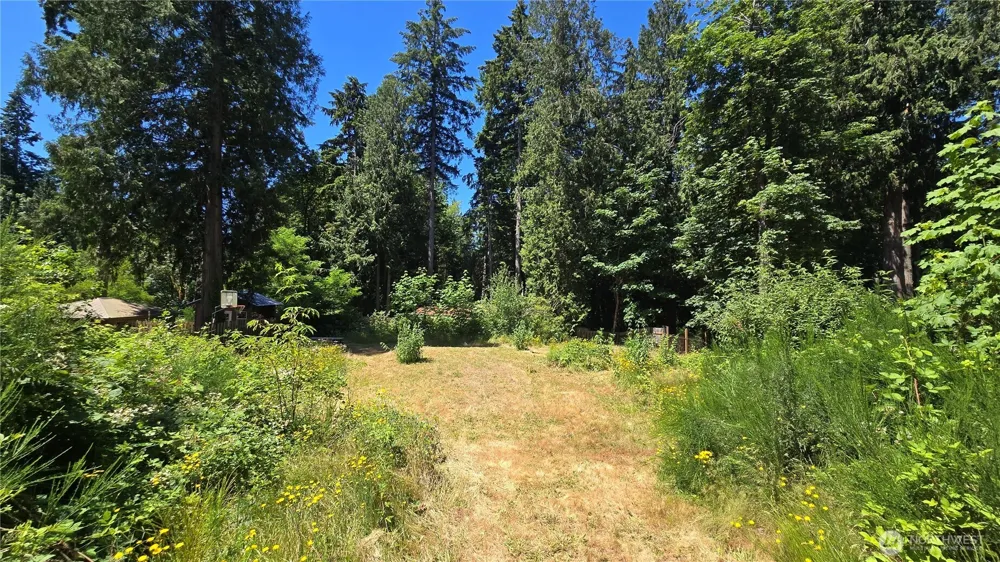 9287 NE Spruce Avenue Indianola, WA 98342