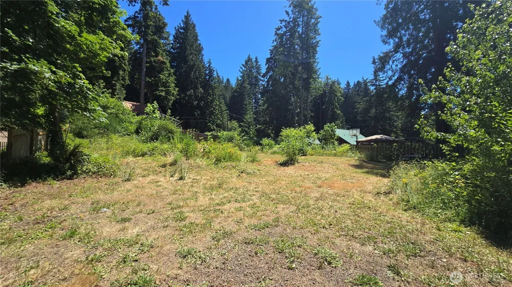 9287 NE Spruce Avenue Indianola, WA 98342