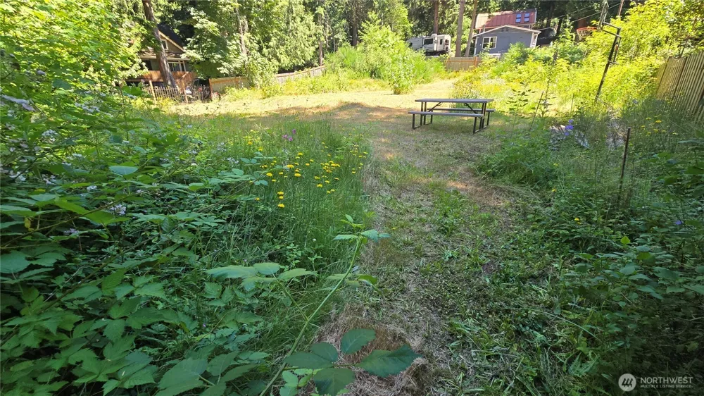 9287 NE Spruce Avenue Indianola, WA 98342