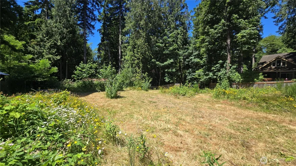 9287 NE Spruce Avenue Indianola, WA 98342